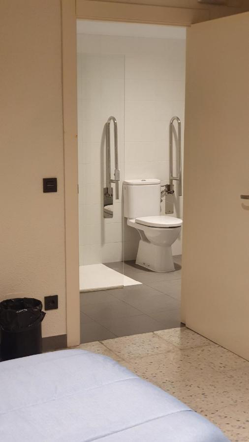 Albergue Peregrinos San Francisco De Asis เลออน ภายนอก รูปภาพ