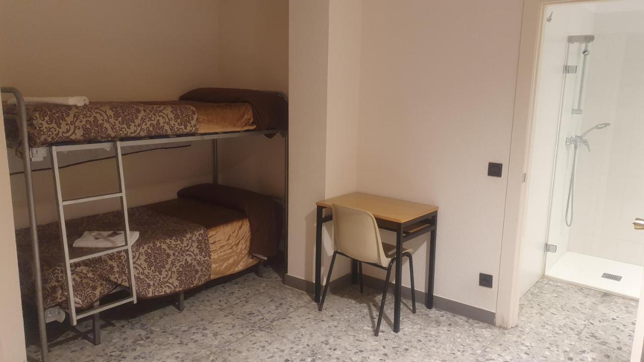 Albergue Peregrinos San Francisco De Asis เลออน ภายนอก รูปภาพ