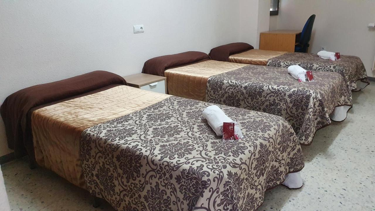 Albergue Peregrinos San Francisco De Asis เลออน ภายนอก รูปภาพ