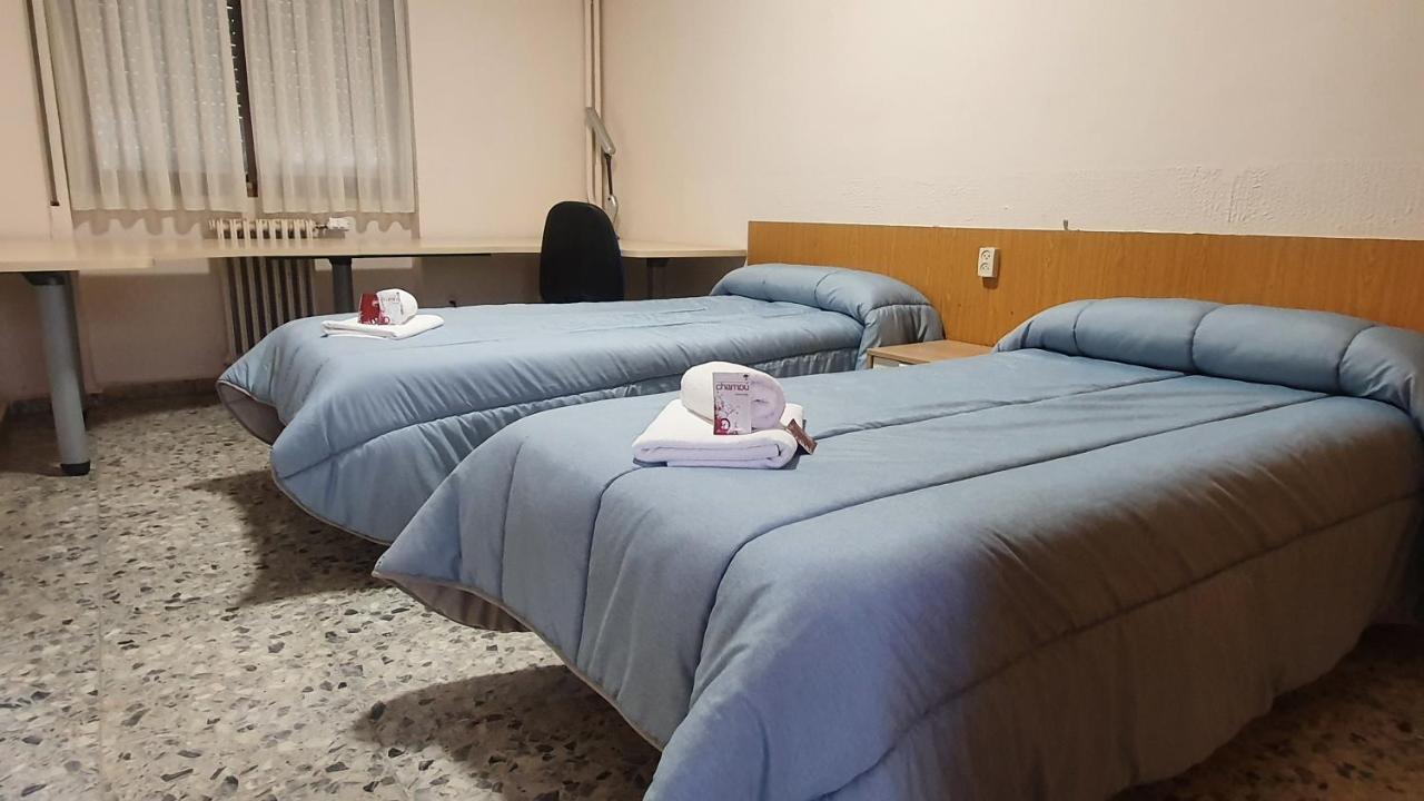 Albergue Peregrinos San Francisco De Asis เลออน ภายนอก รูปภาพ