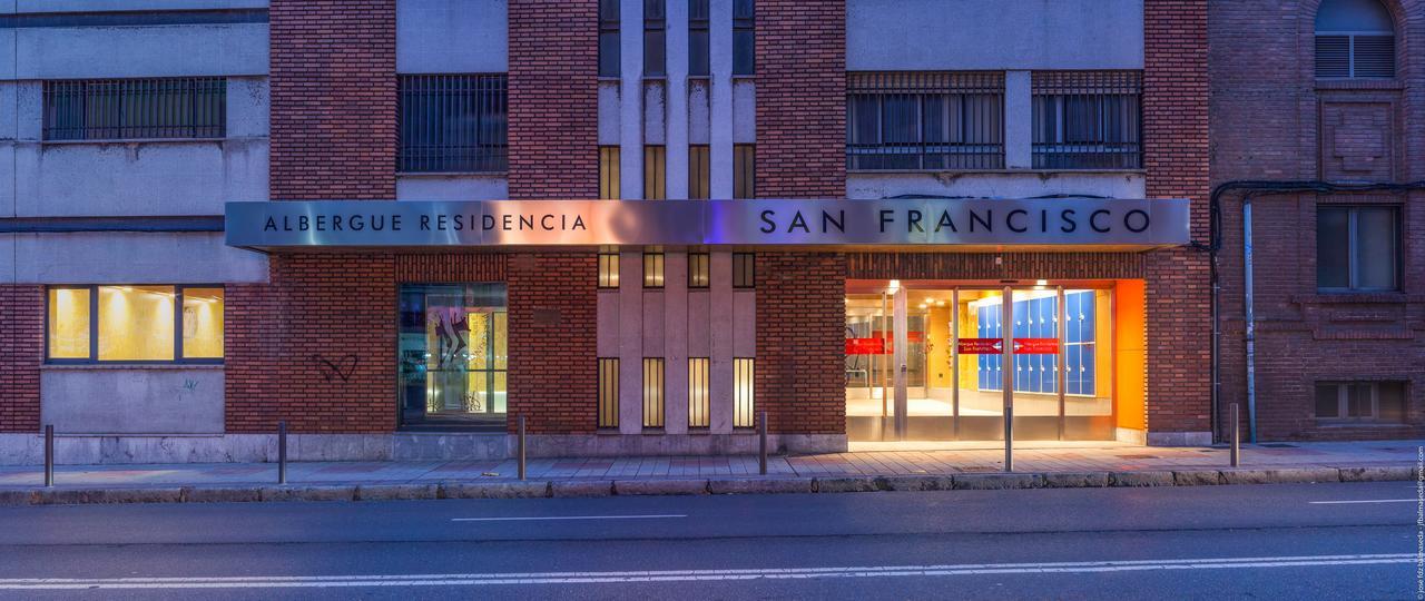 Albergue Peregrinos San Francisco De Asis เลออน ภายนอก รูปภาพ