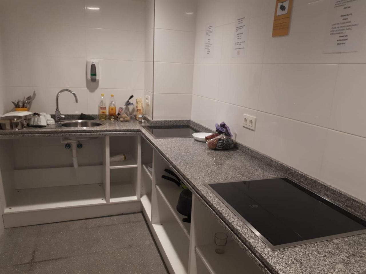 Albergue Peregrinos San Francisco De Asis เลออน ภายนอก รูปภาพ